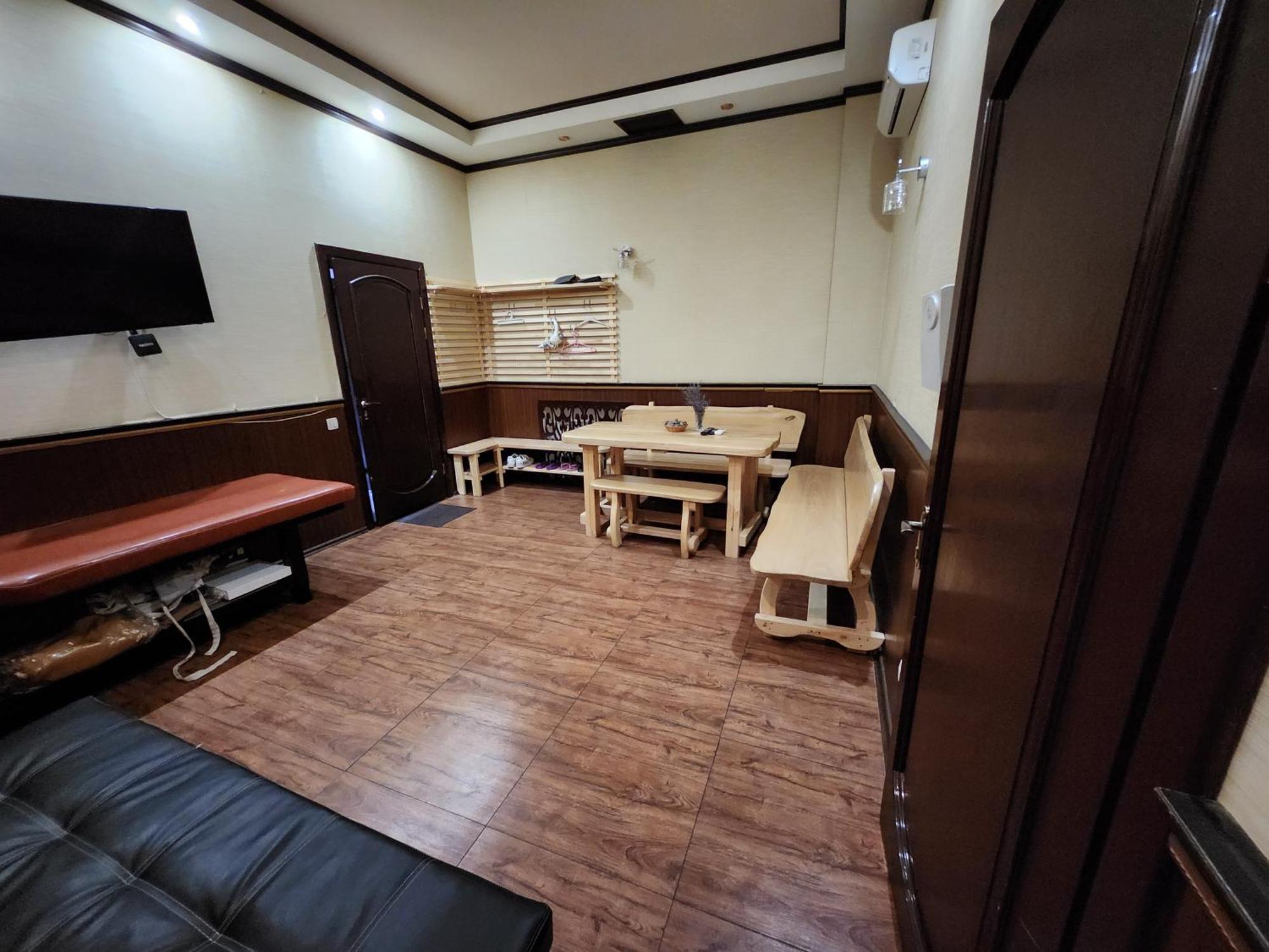 ホテル Київські Ночі エクステリア 写真